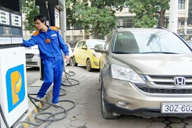 Giá xăng giảm lần thứ 4 liên tiếp