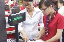 Thu phụ phí thanh toán thẻ có thể bị phạt tới 50 triệu đồng