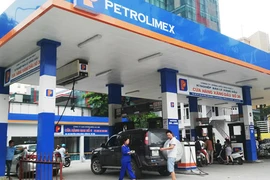 Giá xăng: 5 lần tăng chưa được 1 lần giảm