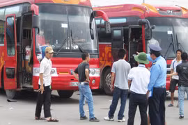 Ôtô khách sẽ phải niêm yết giá vé công khai
