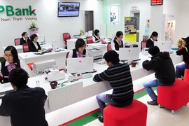 Giả mạo ngân hàng để thu thập thông tin 