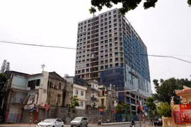 Quận Ba Đình quyết định cưỡng chế phá dỡ phần sai phạm tại tòa nhà 8B Lê Trực