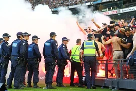 Nghiêm khắc xử lý các hành vi quá khích của cổ động viên 