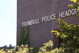 Bị bắt sau 3 tháng nhặt được túi chứa đầy tiền trong bãi đỗ xe