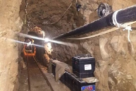 Phát hiện đường hầm bí mật chứa 10 tấn cần sa trên biên giới Mexico - Mỹ