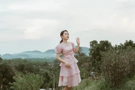 Ngọc Anh ra MV đặc biệt về tình mẫu tử, tiết lộ về "tổ ấm" với Tô Minh Đức