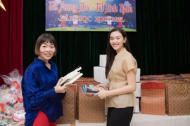 Nghĩa cử đẹp của Á hậu Tường San trong dịp Tết Trung Thu 2020 