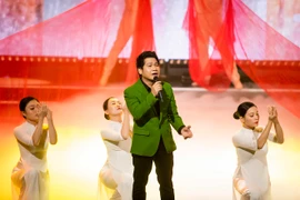 Đêm nhạc ủng hộ đồng bào miền Trung gây quỹ 32,4 tỷ đồng 