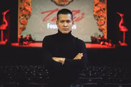 Đạo diễn Việt Tú công đức pho tượng đặc biệt ủng hộ đồng bào miền Trung 