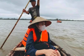 Nỗi ám ảnh của Thủy Tiên khi xông vào “tâm” lũ 