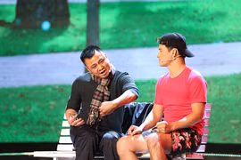 Xuân Bắc và Tự Long “đổi gió” sang làm MC