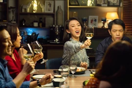 Những tiết lộ thú vị về hậu trường phim điện ảnh "Tiệc trăng máu"