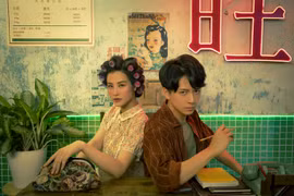 Đông Nhi tiết lộ “bầu vượt mặt vẫn bị Ngô Kiến Huy dắt đi…đòi nợ” 