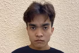 Bắt nhân viên công ty giao hàng tiết kiệm trộm iPhone 12 của khách