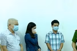 Khám nhà chủ 'sới' bạc, thu giữ xương và cao hổ