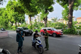 Quận Đống Đa xử phạt 1.212 trường hợp vi phạm quy định phòng chống dịch