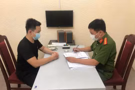 Mang dao thớt dọa 'chặt ngón tay' để ép viết giấy nợ 50 triệu đồng