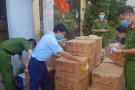 Hà Nội: Phát hiện điểm tập kết có 11.579 sản phẩm hóa mỹ phẩm không rõ nguồn gốc