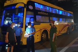 Xử lý triệt để lỗi của xe giường nằm đón 10 người định "thông chốt" về Nghệ An