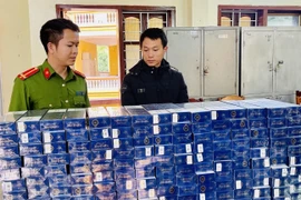 Bắt đối tượng vận chuyển 1.600 bao thuốc lá ngoại nhãn hiệu 555 nhập lậu 