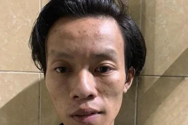 Cho đi nhờ xe, người đàn ông tốt bụng bị kẻ lạ mặt cướp giật điện thoại