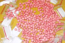 Tài xế Grab bị 'bom hàng'... hơn 1000 viên ma túy tổng hợp