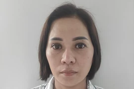 Nữ nhân viên nhà nghỉ môi giới mại dâm cho 2 công nhân ép cọc