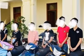 Triệu tập nhóm 'quái xế' tụ tập lạng lách đánh võng gây náo loạn đường phố