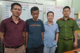 Giúp đỡ một người đàn ông đi lạc gần 2 tuần trở về với gia đình