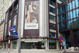 Phong tỏa tạm thời khu vực Vincom Bà Triệu do 1 nhân viên bảo vệ nghi nhiễm Covid - 19