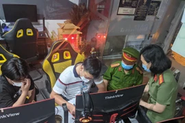 Xử lý một quán game hoạt động 'chui', bất chấp lệnh cấm 