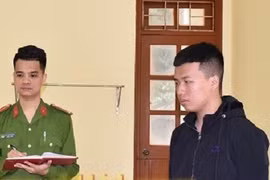 Đặt mua 2 điện thoại iPhone rồi... trốn