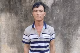 Gã chồng dùng hung khí đâm thẳng vào người vợ