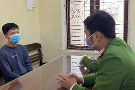  Mê game đổi thưởng, đối tượng vờ mua vàng rồi cướp giật tài sản