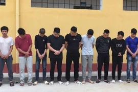 Bắt quả tang 10 đối tượng đang đánh bạc trong quán karaoke