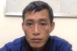 Ra đầu thú sau 18 năm 'lên rừng, xuống bể' trốn truy nã