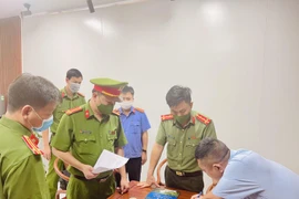 Bắt giữ 2 chuyên gia Trung Quốc buôn lậu máy móc, thiết bị