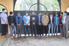 Bắt quả tang nhóm đối tượng đánh bạc trong quán karaoke