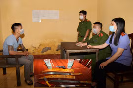 Giám đốc cùng 7 nhân viên vác dao kiếm đi giải quyết mâu thuẫn