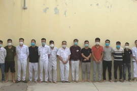 Bắt quả tang 15 công nhân đánh bạc trong ca đêm