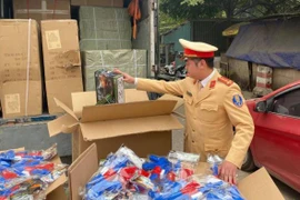 Phát hiện xe tải chở số lượng lớn đồ chơi trẻ em nhập lậu