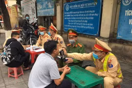Công an Hà Nội phạt hành chính gần 1 tỷ đồng các trường hợp vi phạm nồng độ cồn