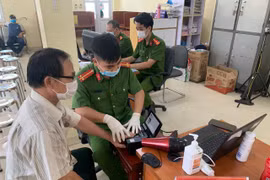 [Ảnh] Tiếp nhận xử lý gần 8.000 hồ sơ cấp căn cước công dân gắn chíp trong đợt nghỉ lễ
