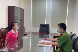 Tạm giữ đối tượng dùng côn nhị khúc đe dọa lực lượng phòng chống dịch Covid-19