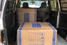 Chặn xe tải 'luồng xanh' chở đồ chơi nhập lậu