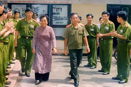 Cảnh sát nhân dân Công an Thủ đô mưu trí, dũng cảm, vì nước quên thân vì dân phục vụ