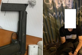 Cảnh sát 141 phát hiện người đàn ông giấu súng trong cốp xe máy