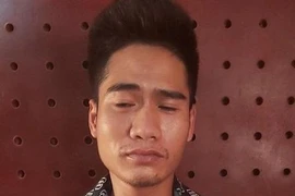 Gã đàn ông trình bày lý do ra đường để đi....mua ma túy