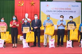 Sun Life Việt Nam đóng góp hơn 1,2 tỷ đồng vào công tác phòng chống dịch COVID-19 