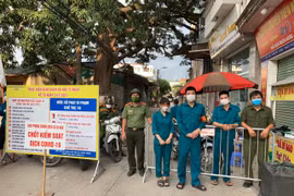 Địa bàn ven đô phạt nghiêm các trường hợp vi phạm giãn cách xã hội
